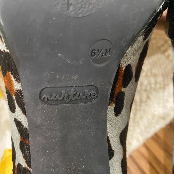 Gray/Silver and Brown Leopard heels. Size 6 1/2  LIKE BRAND NEW! - Picture 6 of 8